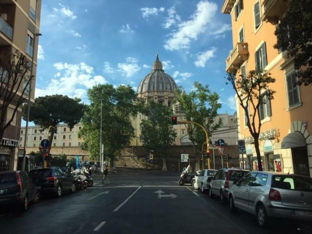 Bed and Breakfast Affreschi A San Pietro à Rome Extérieur photo